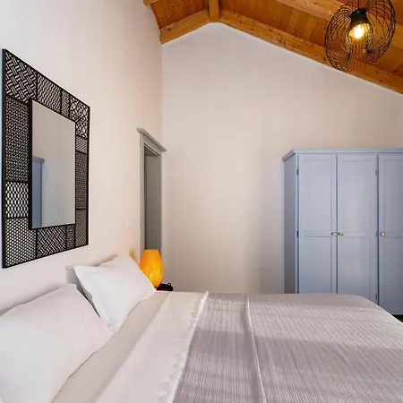 4 Bedroom Cozy In Holiday home