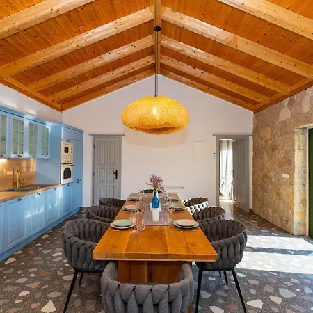 Holiday home 4 Bedroom Cozy In Krusevo (Zadar)