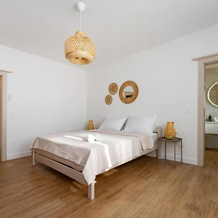 4 Bedroom Cozy In Holiday home Krusevo (Zadar)