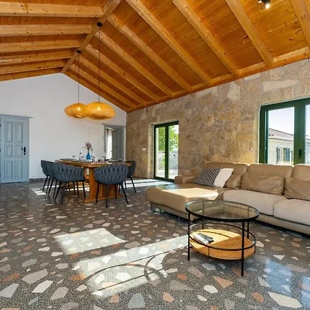 Holiday home 4 Bedroom Cozy In