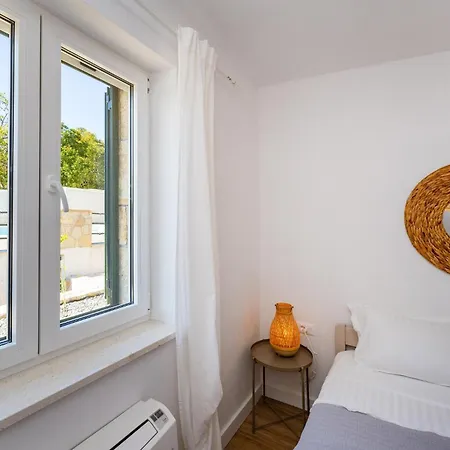 4 Bedroom Cozy In Holiday home *