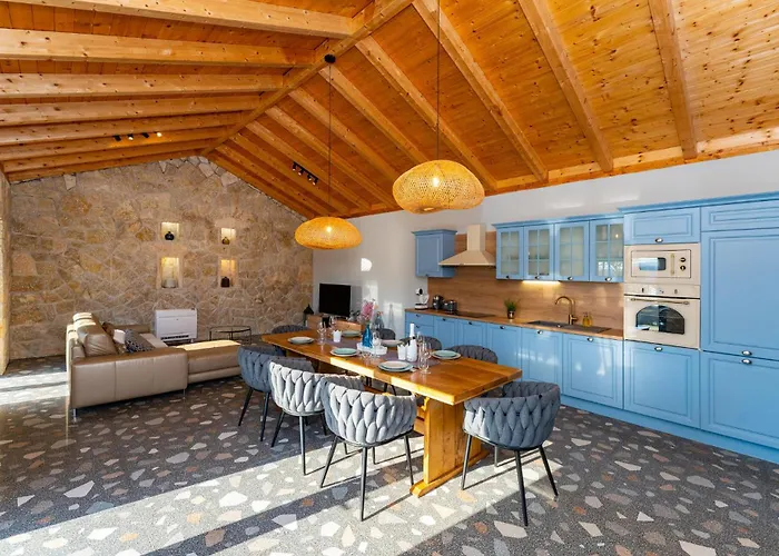 4 Bedroom Cozy In * Kruševo