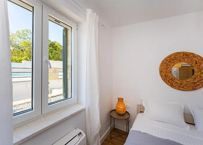 4 Bedroom Cozy In בית נופש *