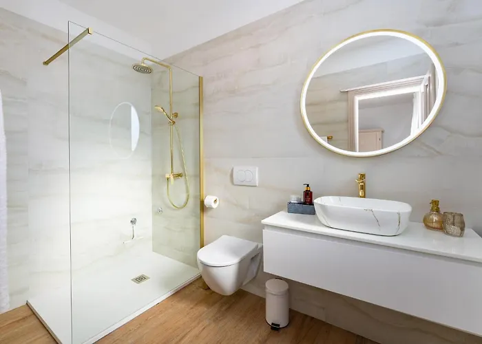 בית נופש 4 Bedroom Cozy In *