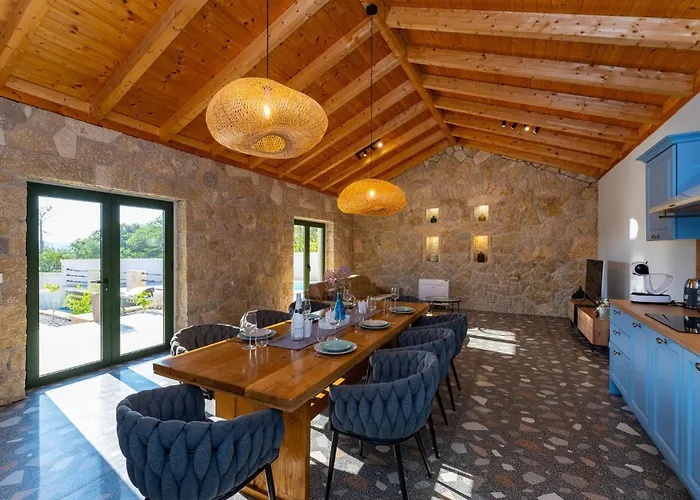 4 Bedroom Cozy In * Kruševo
