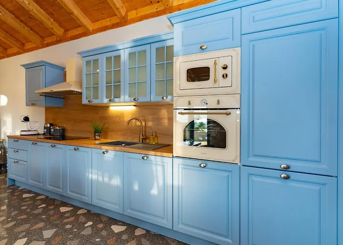 4 Bedroom Cozy In